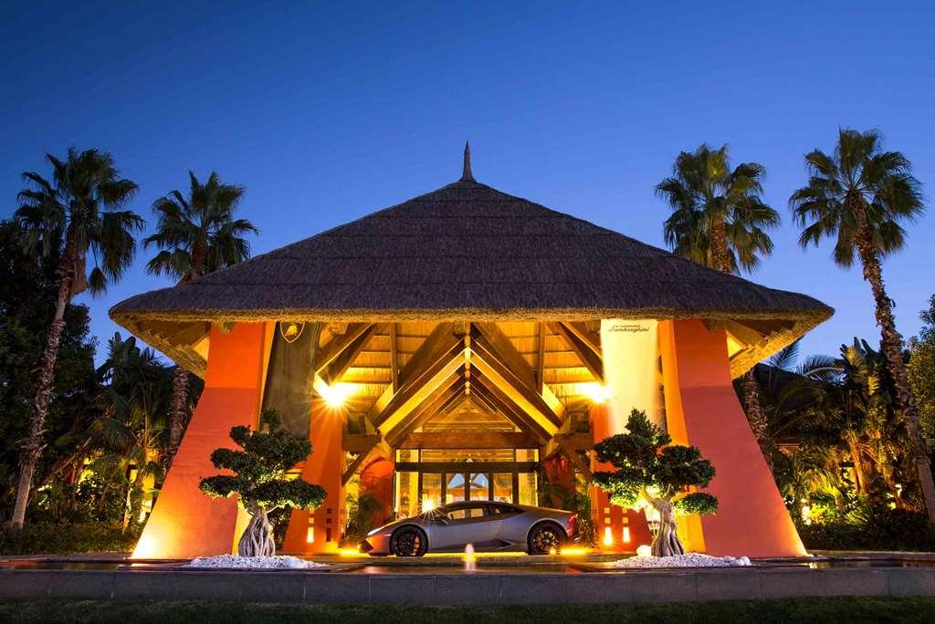 Asia Gardens Hotel & Thai Spa, A Royal Hideaway Hotel Finestrat Esterno foto The entrance of the resort