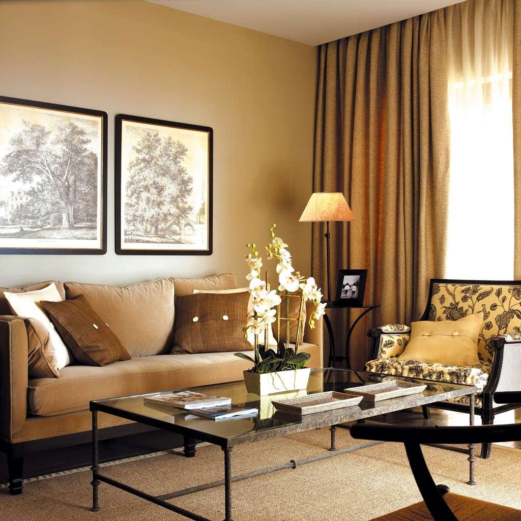 Asia Gardens Hotel & Thai Spa, A Royal Hideaway Hotel Finestrat Camera foto A living room