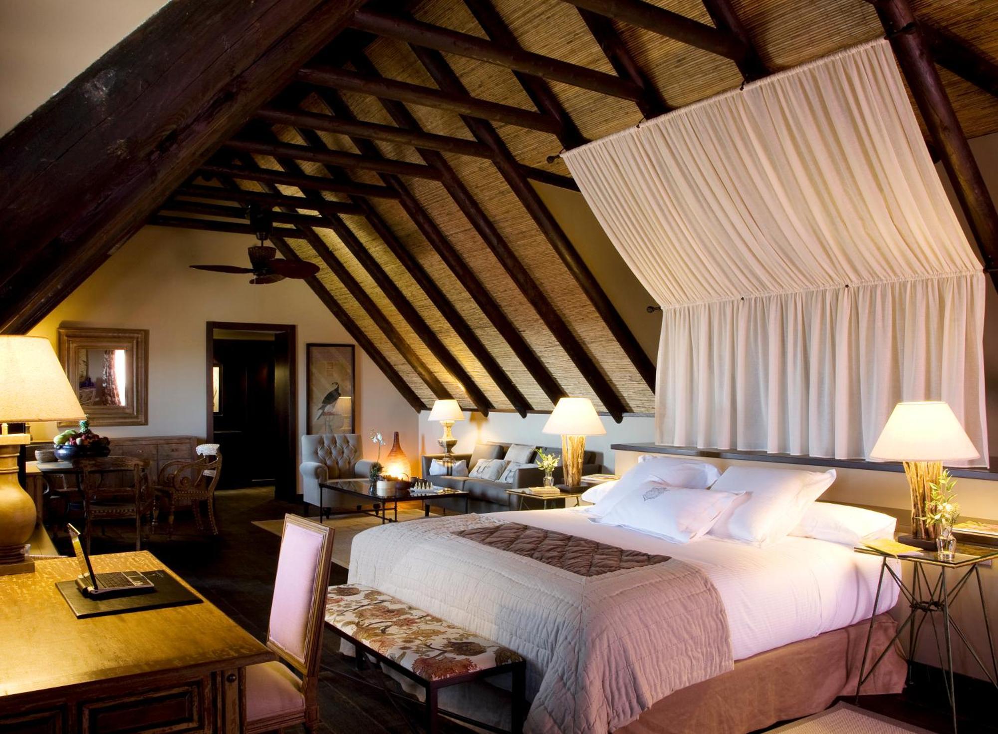 Asia Gardens Hotel & Thai Spa, A Royal Hideaway Hotel Finestrat Esterno foto A suite at the Four Seasons Hotel
