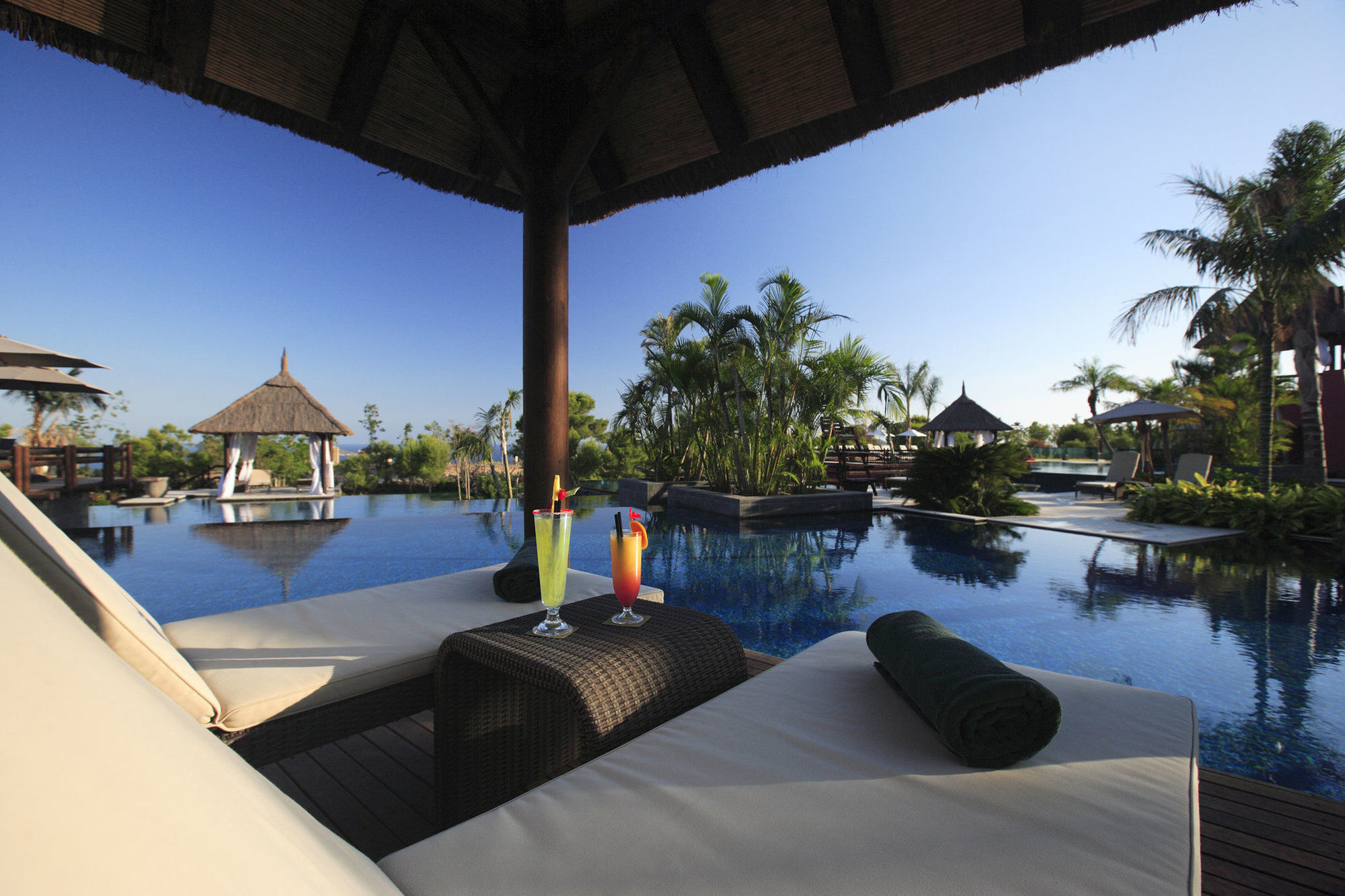 Asia Gardens Hotel & Thai Spa, A Royal Hideaway Hotel Finestrat Servizi foto The pool at the resort