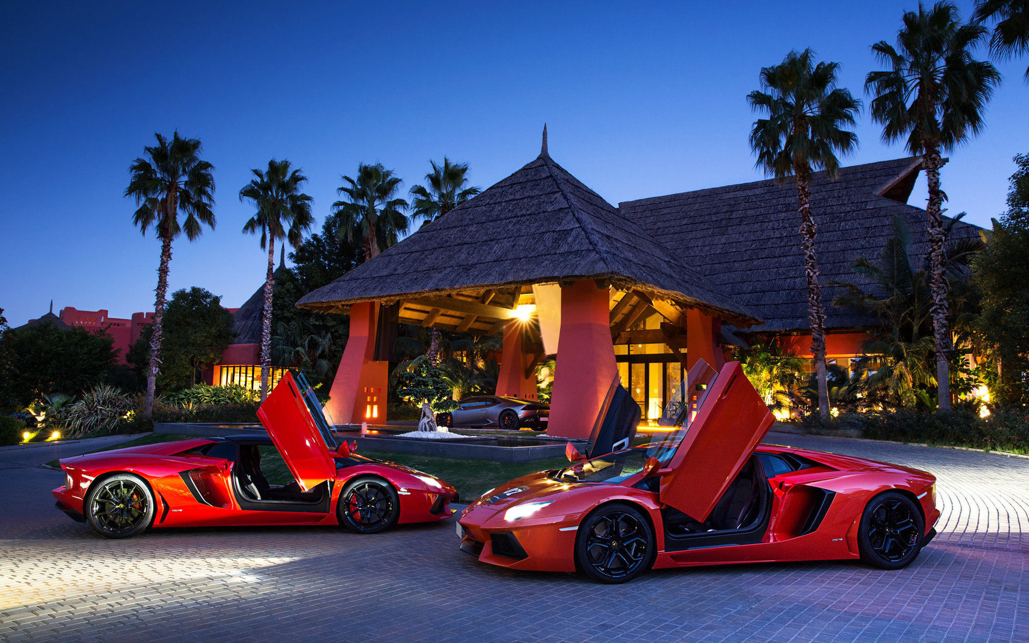 Asia Gardens Hotel & Thai Spa, A Royal Hideaway Hotel Finestrat Esterno foto Lamborghini Aventador