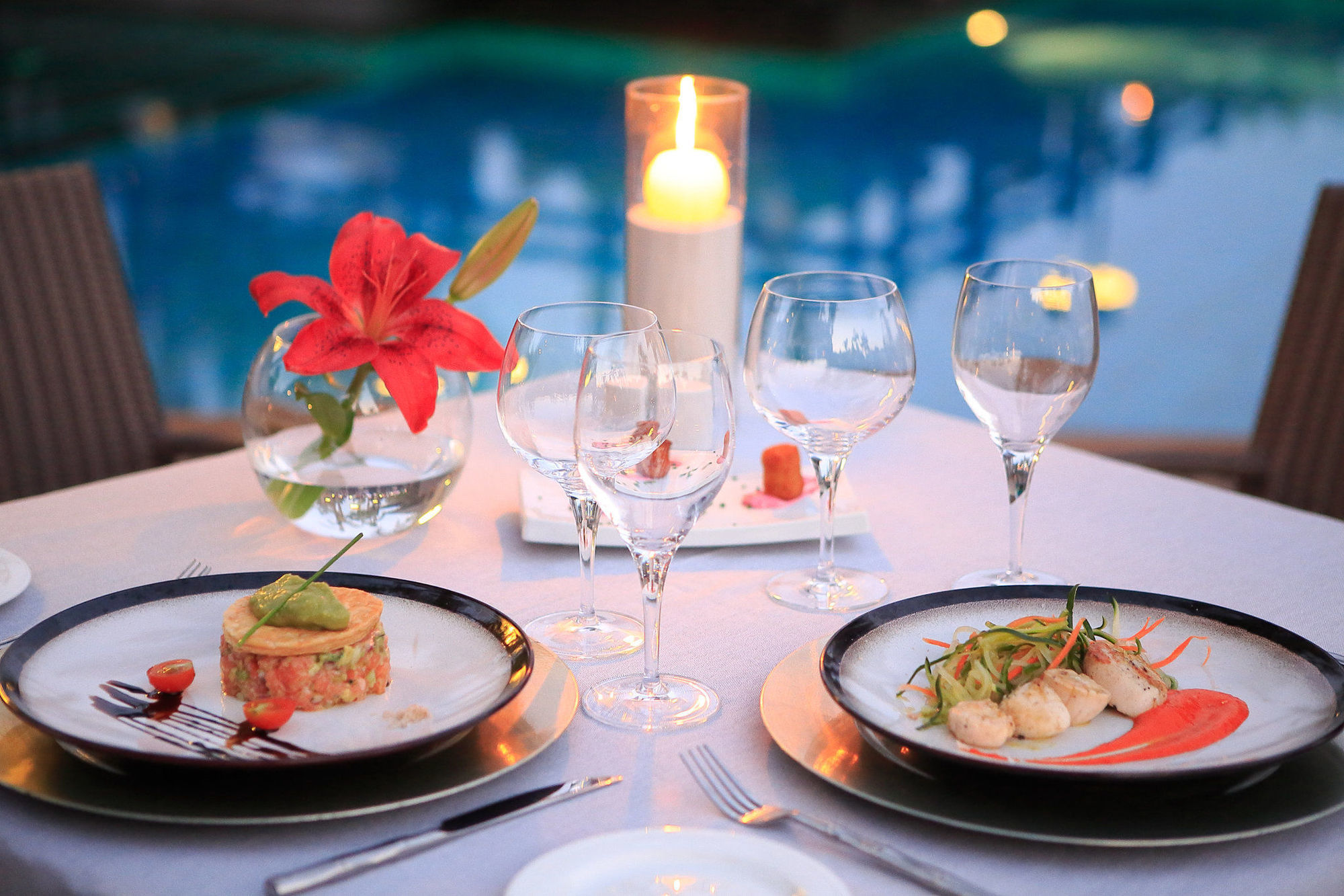 Asia Gardens Hotel & Thai Spa, A Royal Hideaway Hotel Finestrat Esterno foto A dinner table at a restaurant
