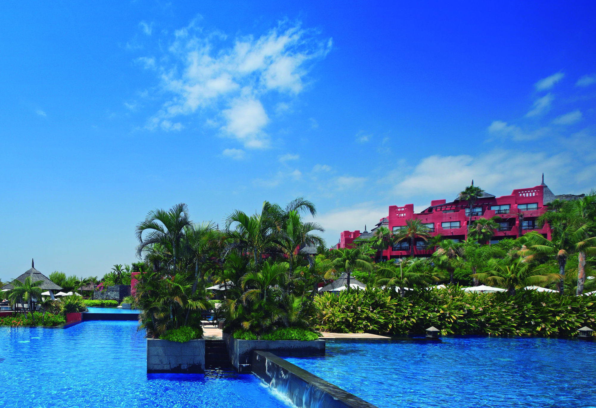 Asia Gardens Hotel & Thai Spa, A Royal Hideaway Hotel Finestrat Esterno foto The pool at the Sheraton Nha Trang Hotel & Spa Resort