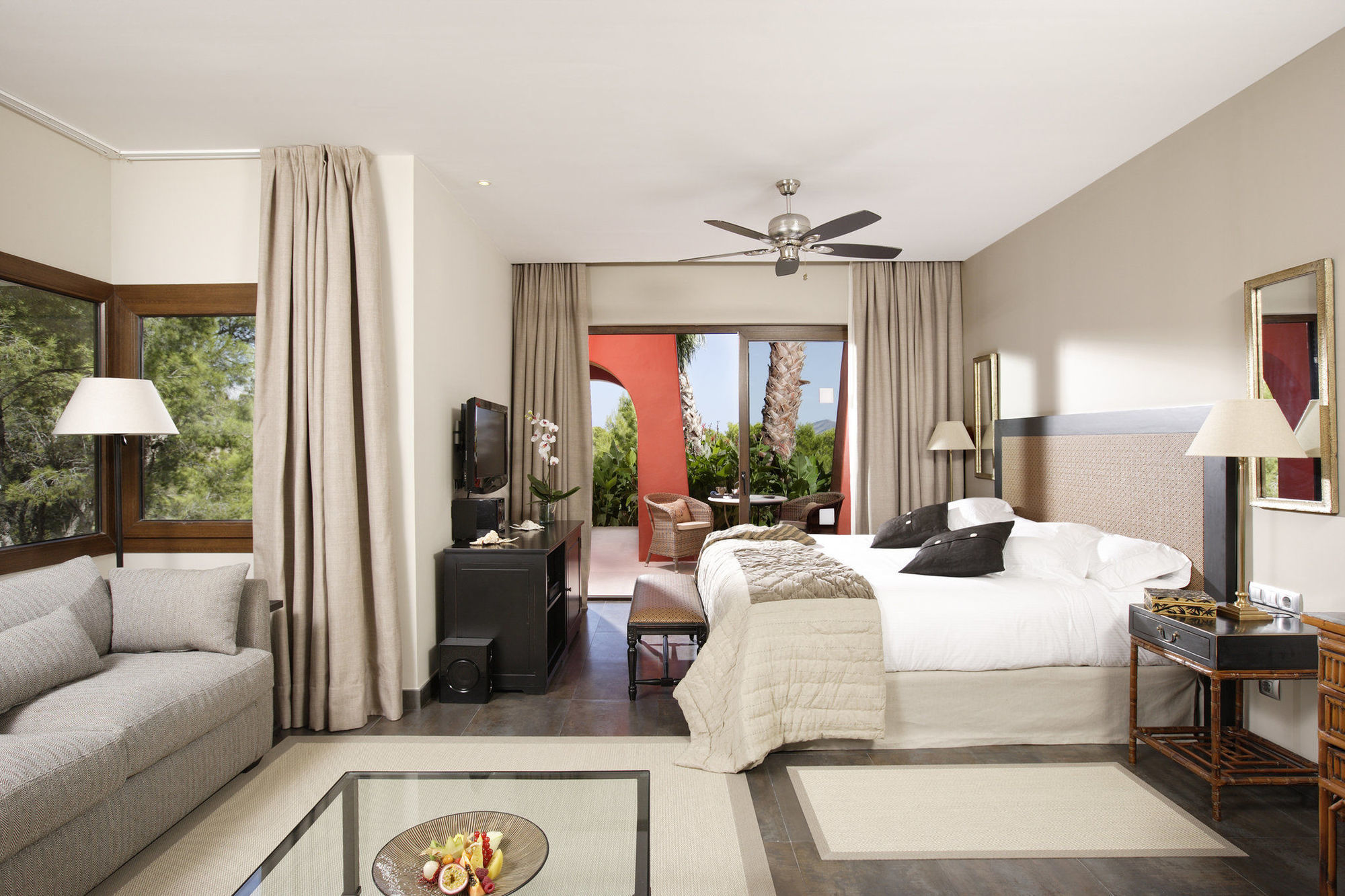 Asia Gardens Hotel & Thai Spa, A Royal Hideaway Hotel Finestrat Camera foto A room at the hotel