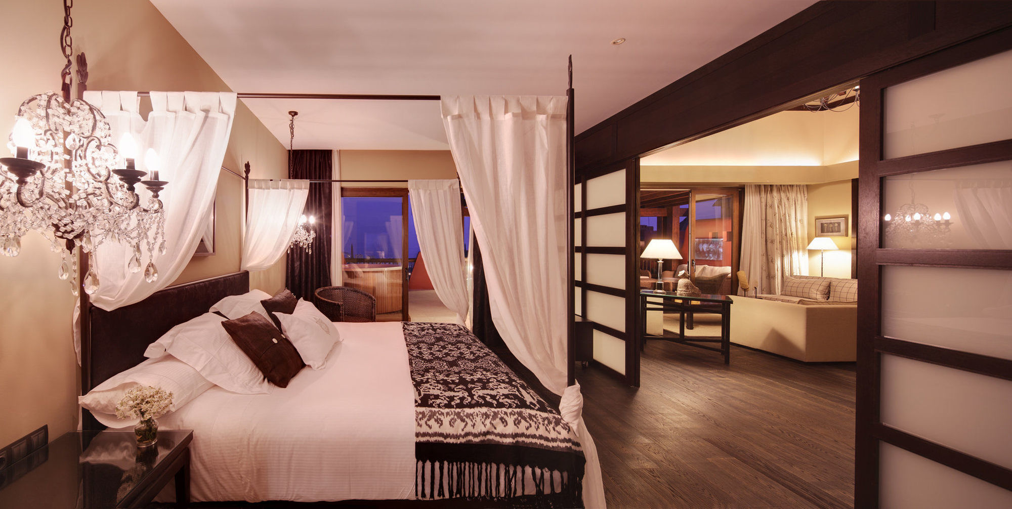 Asia Gardens Hotel & Thai Spa, A Royal Hideaway Hotel Finestrat Esterno foto A suite at the hotel