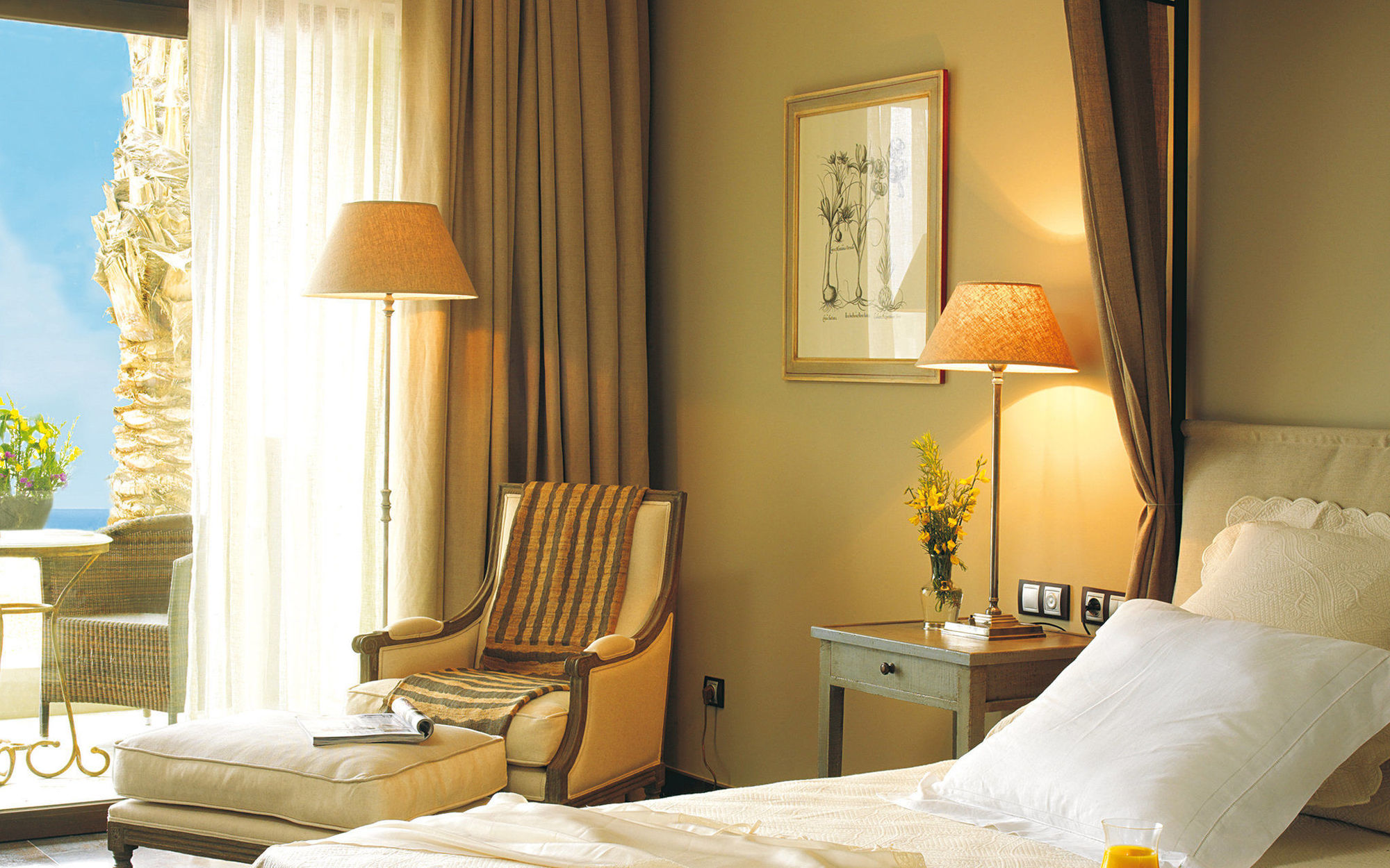 Asia Gardens Hotel & Thai Spa, A Royal Hideaway Hotel Finestrat Camera foto A room at the hotel