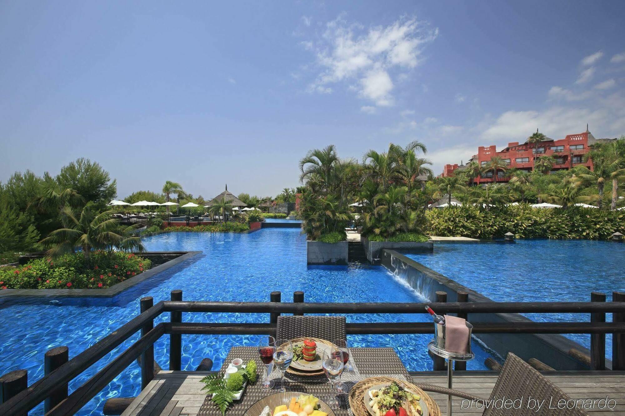 Asia Gardens Hotel & Thai Spa, A Royal Hideaway Hotel Finestrat Servizi foto The pool at the Kempinski, Muscat
